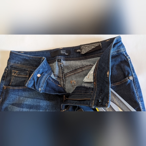 NWT, 1822 Denim Adrianna Dark Wash Stretchy Mid Rise Ankle Skinny Jeans. Sz 4 - Picture 7 of 11